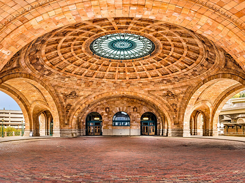 Den enorme indgang til Pittsburghs togstation