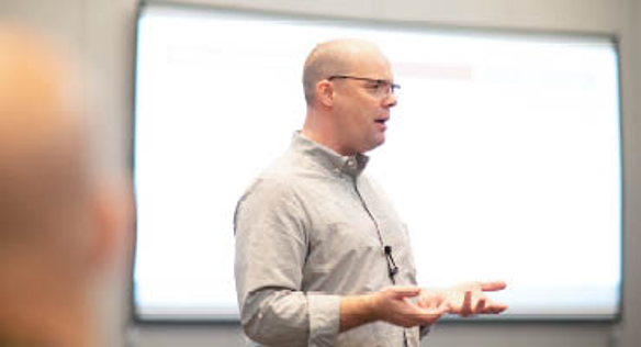 67_leading_experts_370x200.jpg