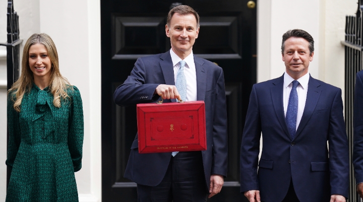 jeremy hunt with red briefcase